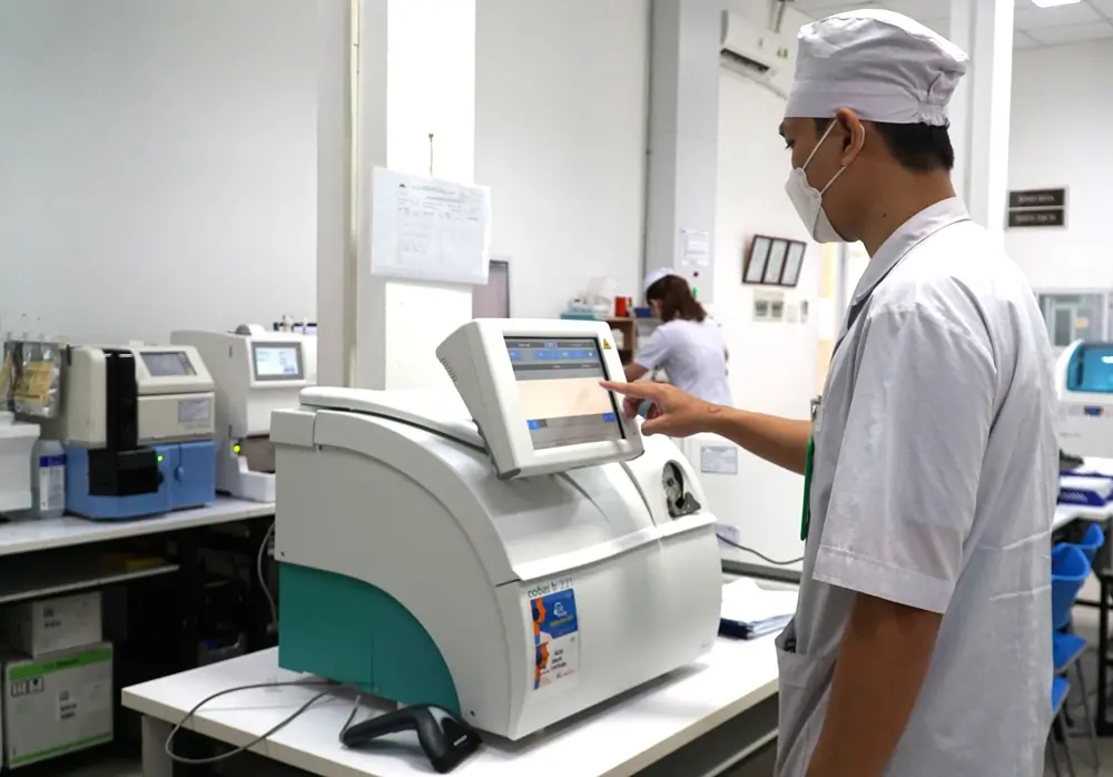 Roche Cobas b221 là máy phân tích khí máu và điện giải